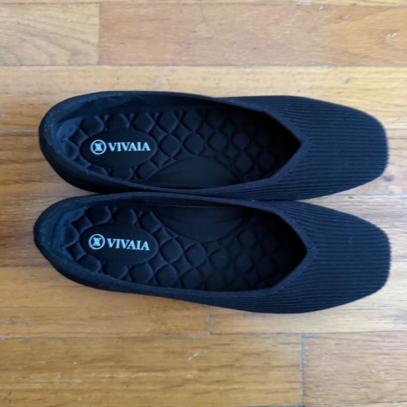 VIVAIA -Margot Walker Lightweight Square-Toe V-Cut Flats – Size 39 – Black - Picture 3 of 12